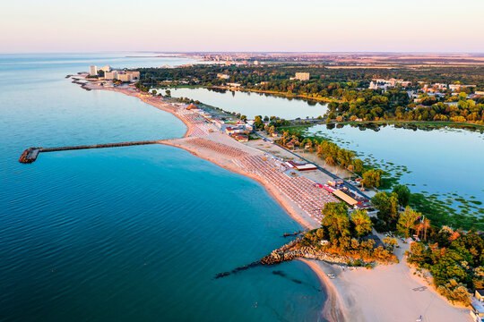 Moldovenii au îndrăgit litoralul românesc (Cum moldovenii petrec perioada estivală la Mangalia)